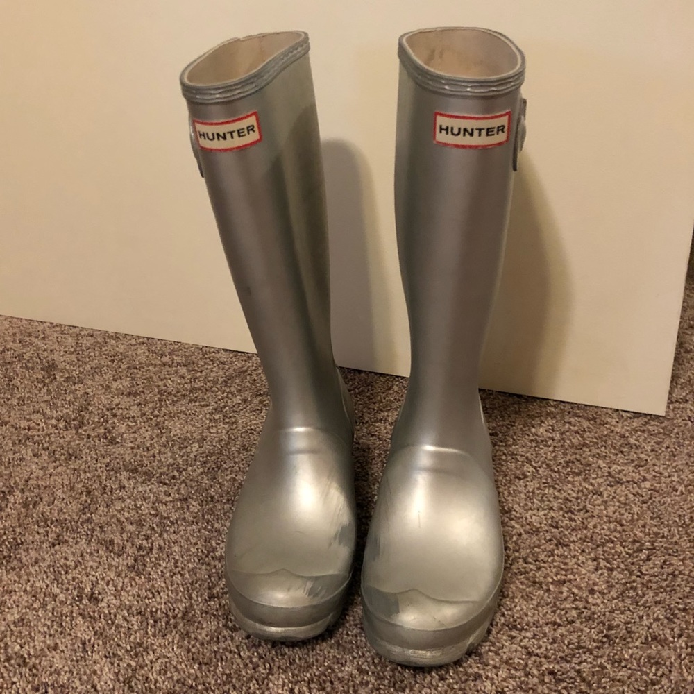Hunter original kids metallic silver size 5b/6g